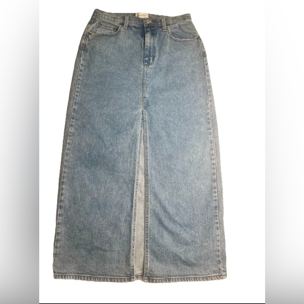 Size 8 Womens High-Rise Denim Midi Skirt Medium Wash Distressed Universal Thread